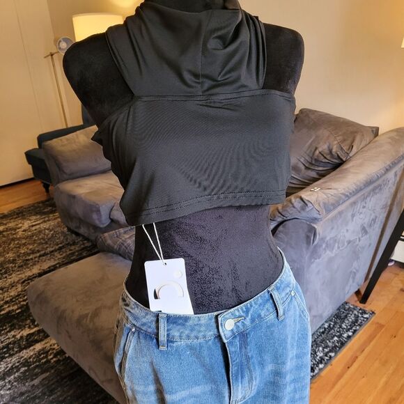 Nwt Commense Black Crop Top Criss cross back unique top size small - Picture 1 of 8
